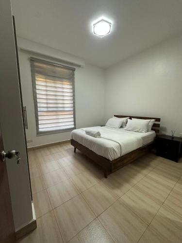 Cozy two bedroom at pearl marina garuga in Lyamutundwe