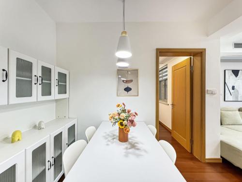 Tyms 2BR Apt TianshanRD Near CESIS Line2, Šanghaj (fotografie 2)