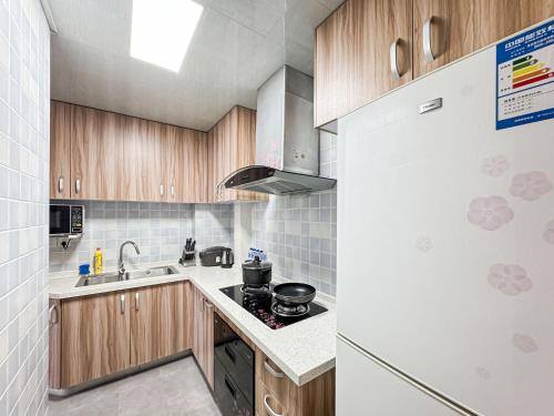 Tyms 2BR Apt TianshanRD Near CESIS Line2, Šanghaj (fotografie 5)