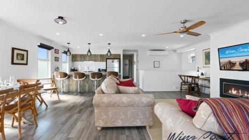 Vybavení, Coastal Palm House By Wine Coast Holiday Rentals in Poloostrov Fleurieu