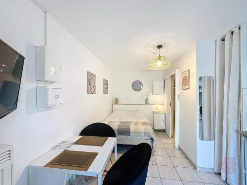 Studio cosy avec terrasse, proche thermes et centre-ville - Lamalou-les-Bains - FR-1-451-189 in Lamalou Les Bains