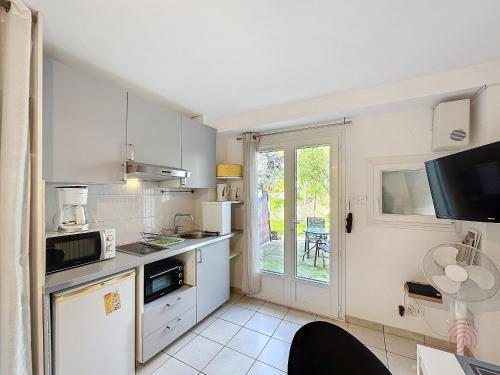 Studio cosy avec terrasse, proche thermes et centre-ville - Lamalou-les-Bains - FR-1-451-189 in Lamalou Les Bains