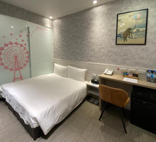 room detail thumbnail 1