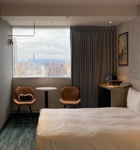 room detail thumbnail 0