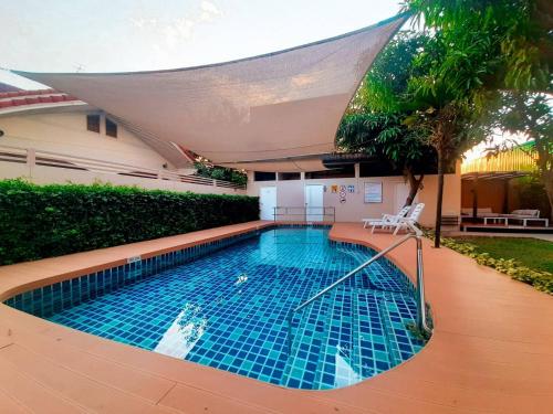 Swimming pool, ingnaam hotel near Zeer Rangsit Shoppping Mall