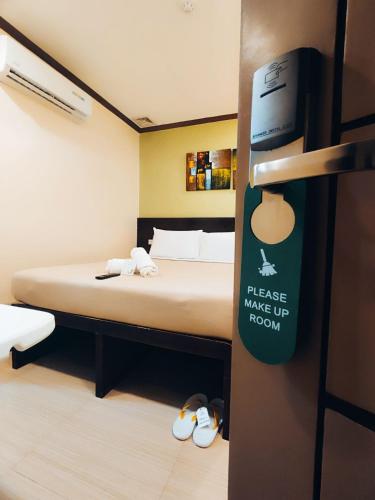 Huanying Hotel in Calapan