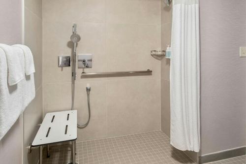 Courtyard by Marriott Maui Kahului Airport - image 6