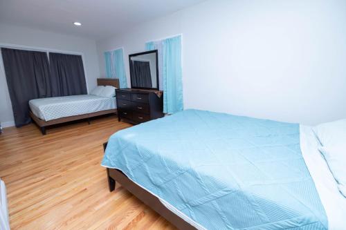 Modern Luxury Home With Fireplace & Game-Room Modern Luxury Home With Fireplace & Game-Room