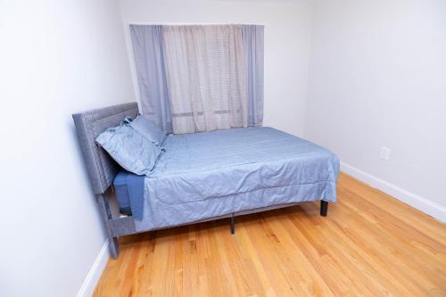 Modern Luxury Home With Fireplace & Game-Room Modern Luxury Home With Fireplace & Game-Room