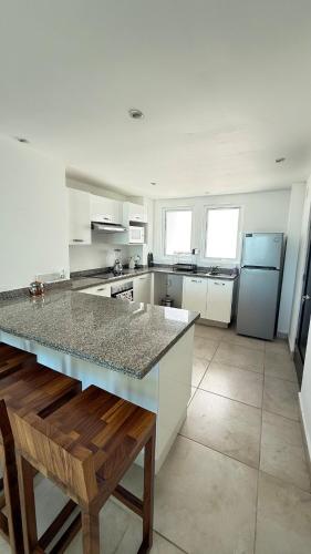 Kitchen, Bello departamento con vistas al mar in Brisas del Marques