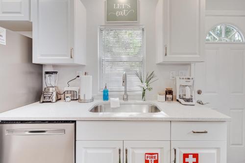 Relaxing 3 Bedroom Lake Hunter Cottage Retreat in Lakeland, USA