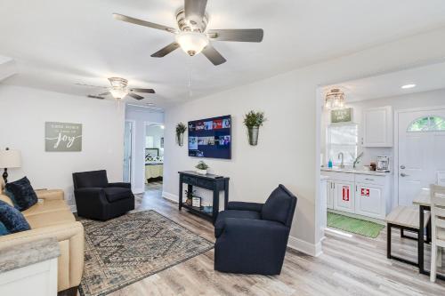 Relaxing 3 Bedroom Lake Hunter Cottage Retreat in Lakeland, USA