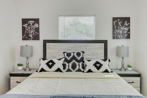 Relaxing 3 Bedroom Lake Hunter Cottage Retreat in Lakeland, USA