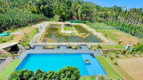 สระว่ายน้ำ, Monarda Resort in ปาจิลากาดู