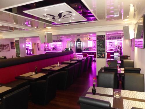 餐廳, Aparthotel C'est la vie in 薩爾路易斯