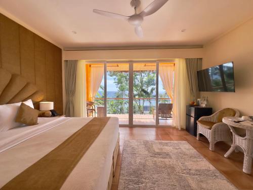 Coco Sunset Beach Resort Room Type - Standard Suite