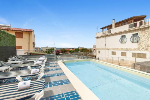 Alcamo Pool House - Happy Rentals