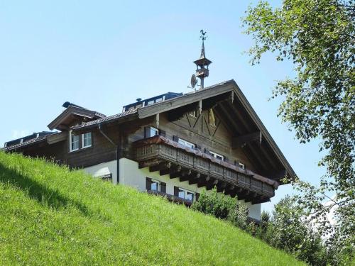 Chalet in Dienten with Ski-In Access & Pool in Dienten am Hochkönig, Österreich