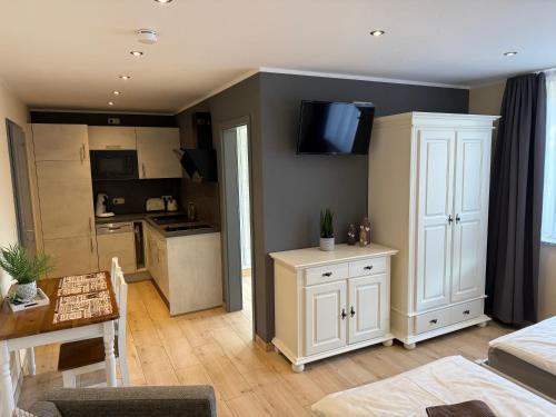 2 twin beds