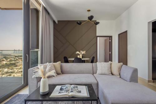 Silkhaus elegant 1BDR in Downtown Views with pool & gym access - image 2