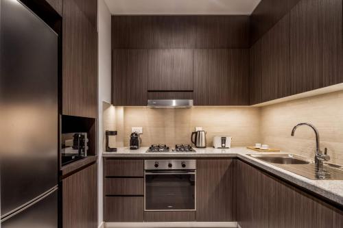 Silkhaus elegant 1BDR in Downtown Views with pool & gym access - main image