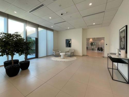Silkhaus elegant 1BDR in Downtown Views with pool & gym access - image 10