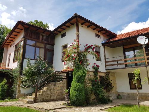 Вила Добреви