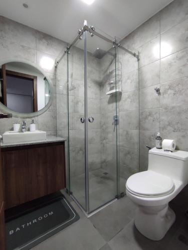 ฝักบัว, Hermosa Casa en Tumbaco ! Cerca del aeropuerto de Quito y cerca de cumbaya ! in ตุมบาโก