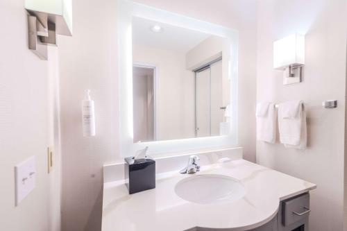 2 bedrooms, 4 beds