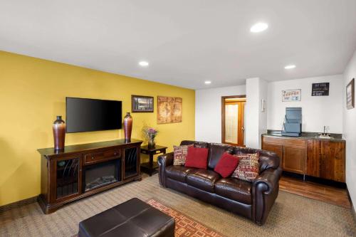 Birch Hill Suites Rochester - Med City - 로비