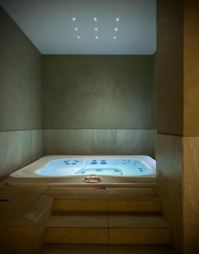 Pezsgőfürdő, Hotel Saccardi & Spa - Adults Only near Verona Villafranca repülőtér
