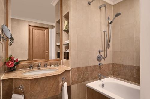 One-Bedroom Apartment image 10