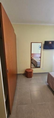 2 twin beds