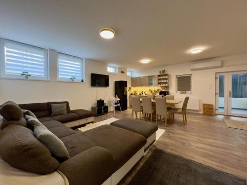Málnahome Wellness Apartman, Szob