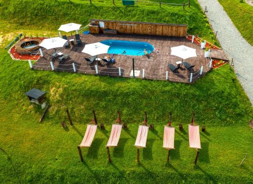 Chata w Bieszczadzie apartamenty i domki z basenem Bieszczady