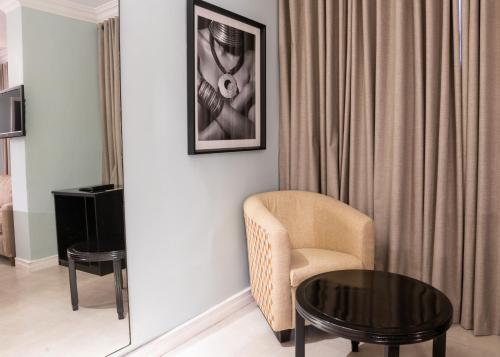 New Ambassador Hotel - image 4