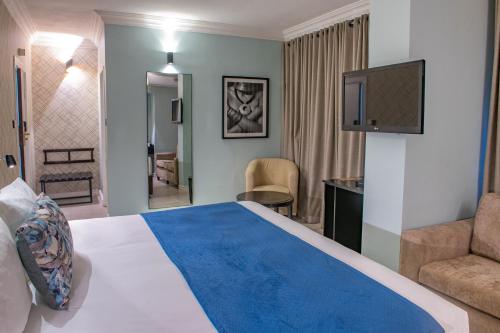 New Ambassador Hotel - image 5