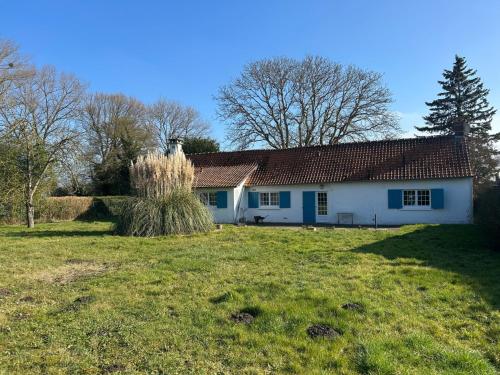 View, Charmante longere - Havre de paix avec jardin et cheminee in Pende