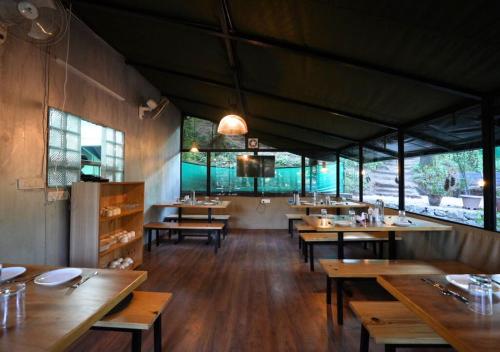 Étterem, Treetop Glamps in Hathipaon