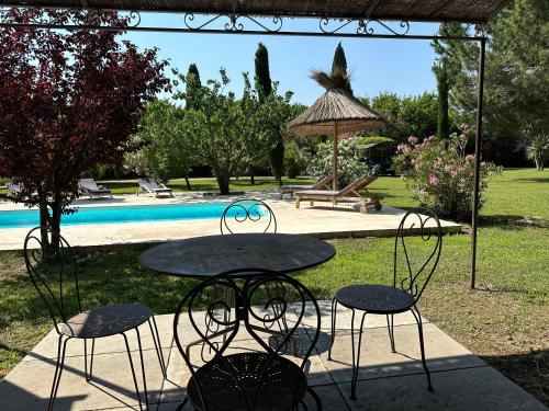 La maison à couleur - Mas provençal avec piscine - Location saisonnière - Châteaurenard