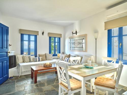 Casa Marvina in Tzanes