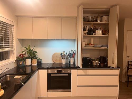 Best on the Block minimum four nights in أونيهونجا