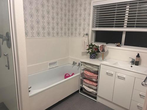 Best on the Block minimum four nights in أونيهونجا