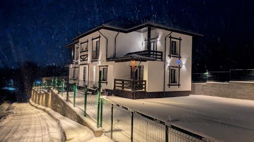 Conacu' Lacului Brebu Conacu' Lacului Brebu