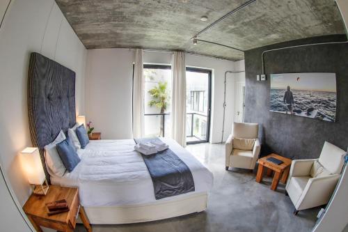 Sunset Mansion, Cape Town - Rooftop Pool Villa - Walk to Beach, Mountain Views!, Kapstadt (Foto 6)