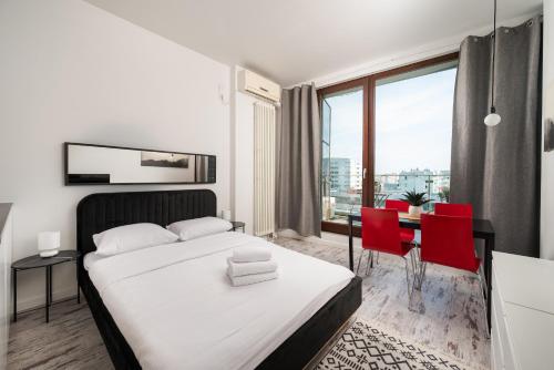 Ochota City View Stylish Studio by BookingHost, Warsaw