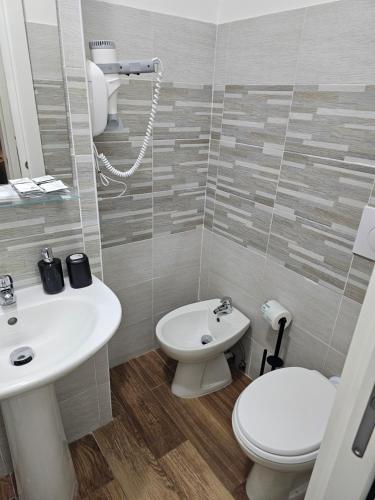 Trastevere Guestrooms - image 14