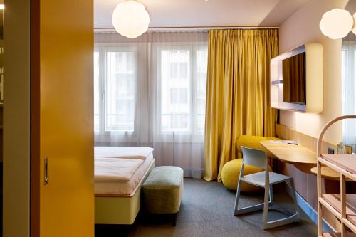 1 queen bed