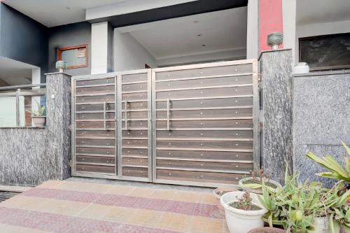 Entrance, Collection O Sector 20 Noida in Noida