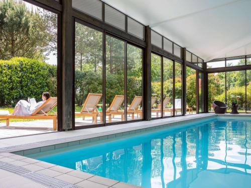 654973841 Cabot Bordeaux MGallery Collection